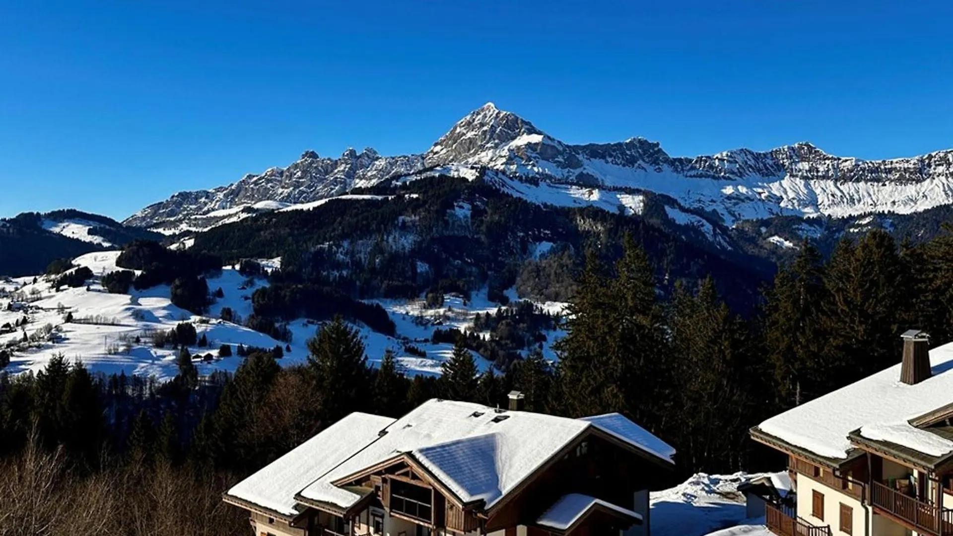 Duplex Tout Confort Pour 4 Pers. Proche Pistes, Avec Balcon Et Parking - Fr-1-733-163 Crest-Voland 0*,  France